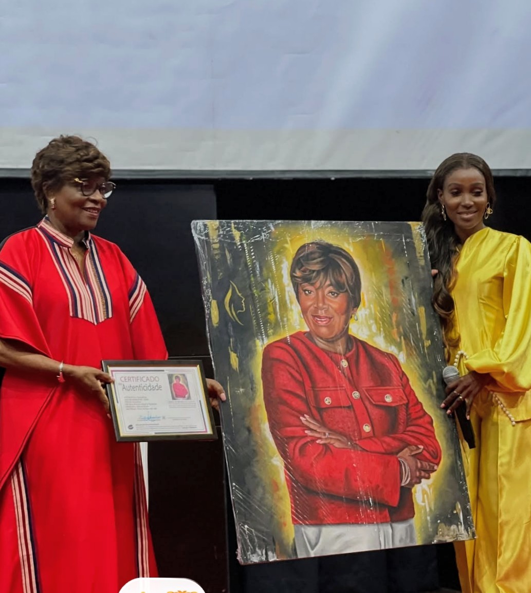 APÓSTOLA TINA  HOMENAGEADA NA III CONFERÊNCIA NACIONAL SOBRE O LEGADO EM LUANDA