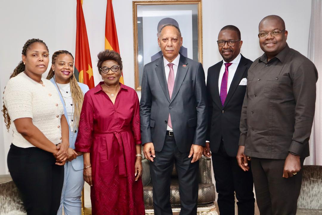 DELEGAÇÃO CRISTÃ ANGOLANA RECEBIDA PELO EMBAIXADOR DE ANGOLA NO GANA